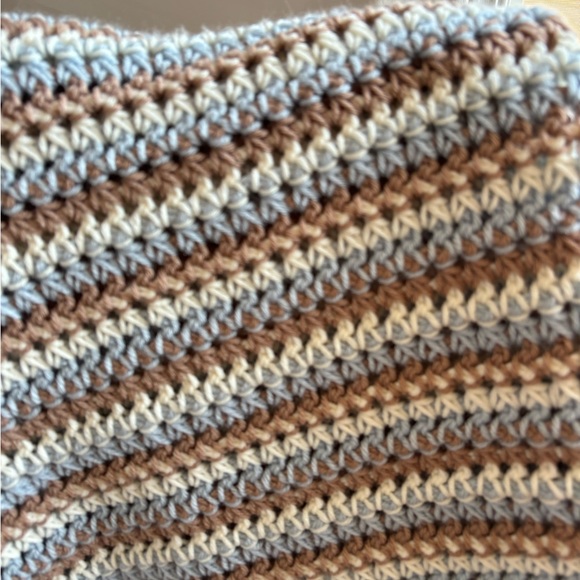 Handmade Afghan blanket - Picture 3 of 3